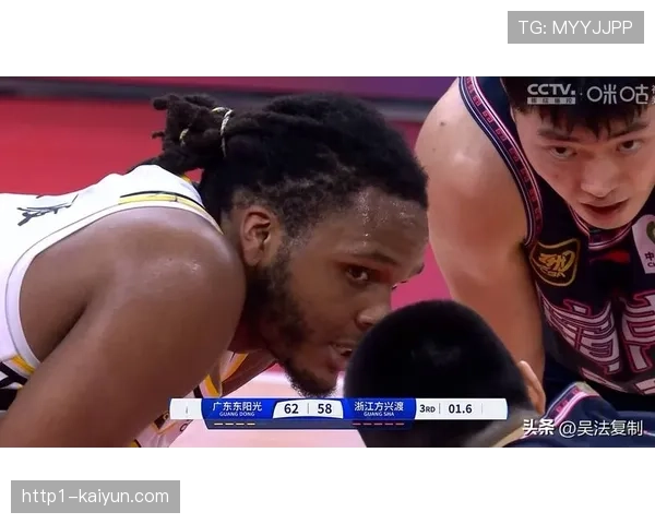 广东轮换阵容防守沟通不足 多次出现换防失误被得分 广东轮换阵容防守沟通不足 多次出现换防失误被得分